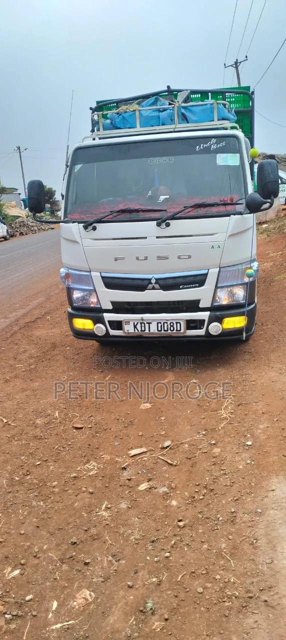Mistubishi Fuso Canter 2018 White