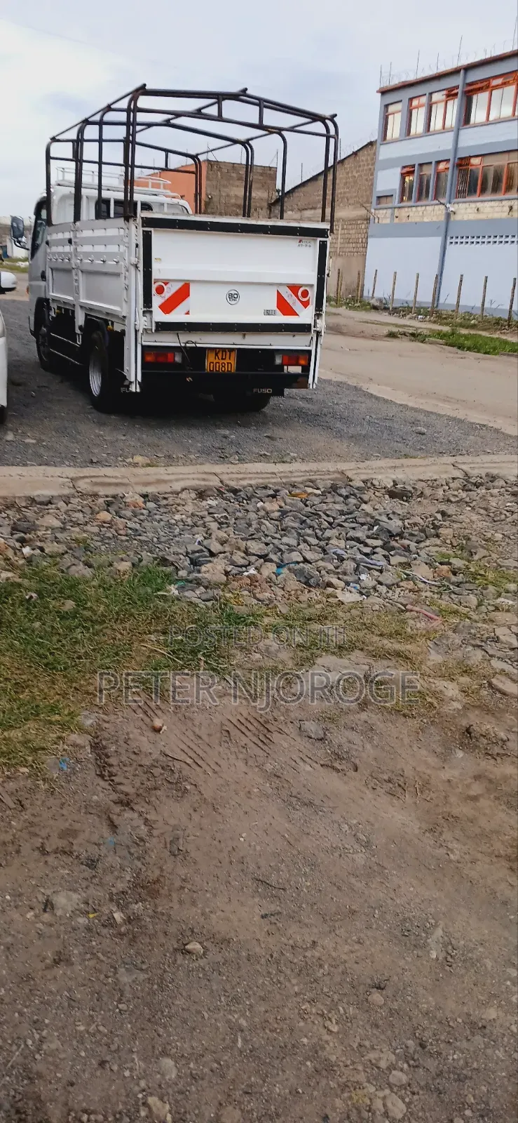 Mistubishi Fuso Canter 2018 White
