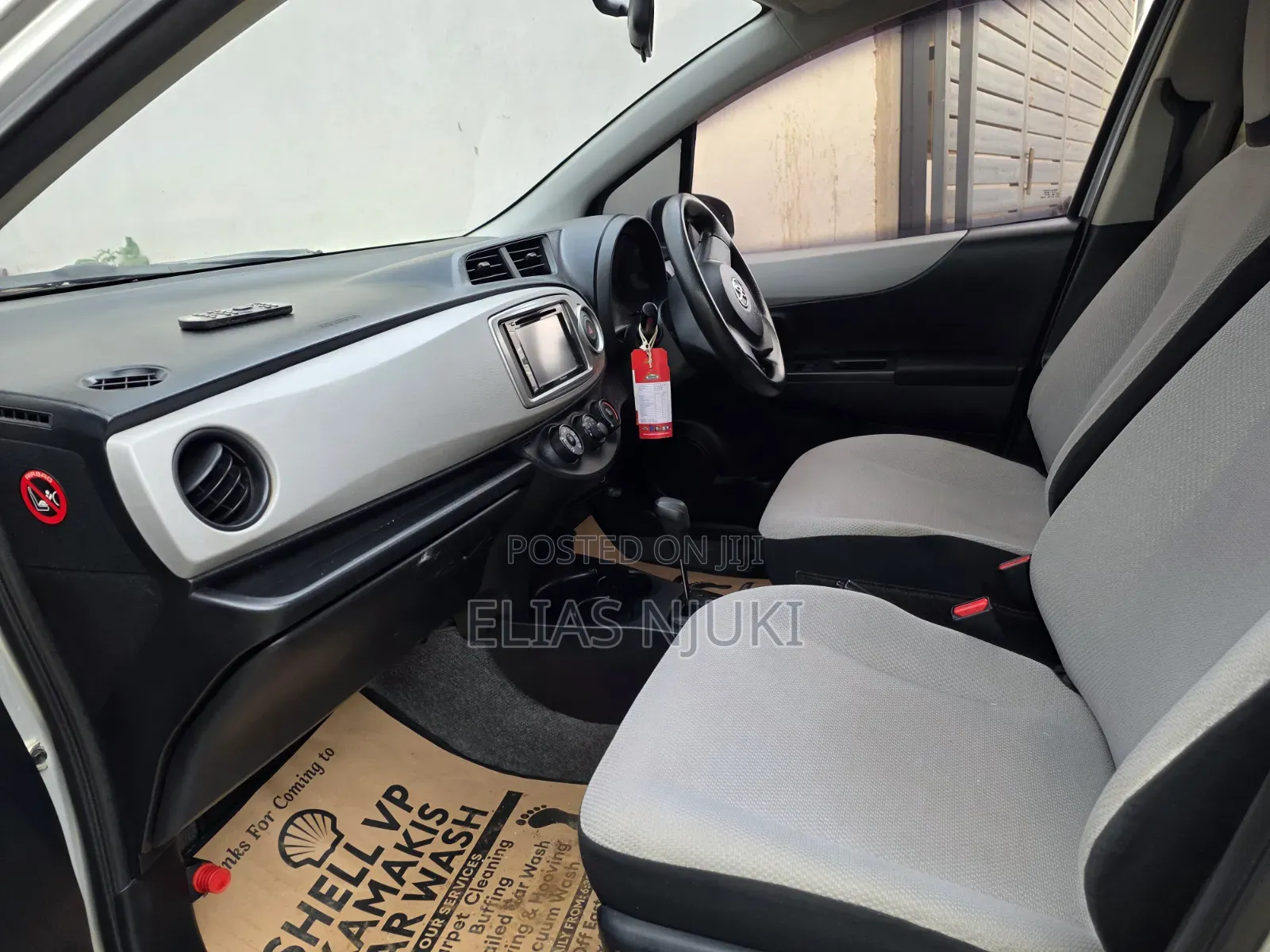 Toyota Vitz 2012 Silver