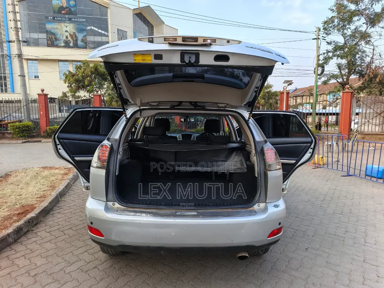 Toyota Harrier 2010 Silver