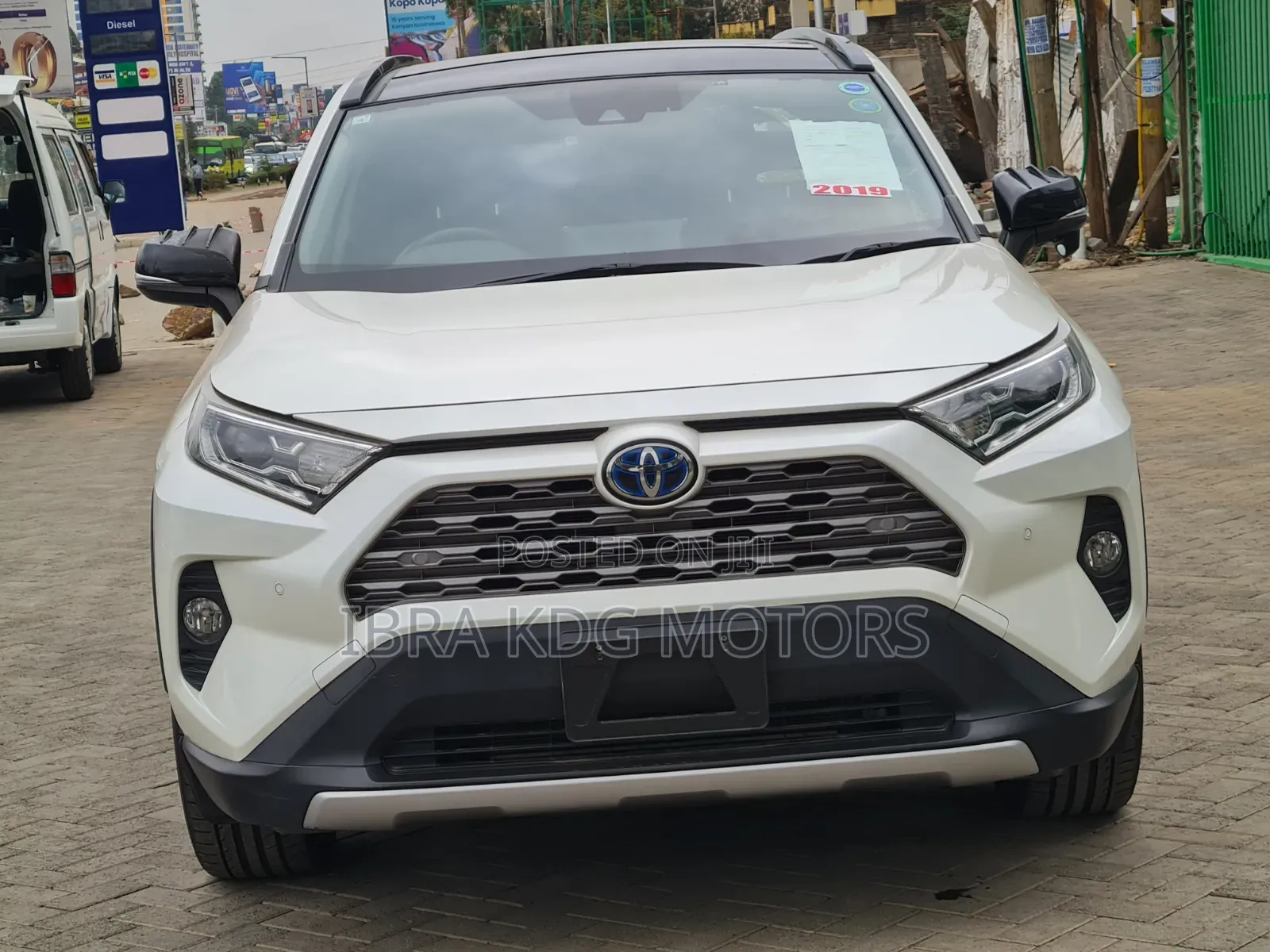 Toyota RAV4 Hybrid 2019 White