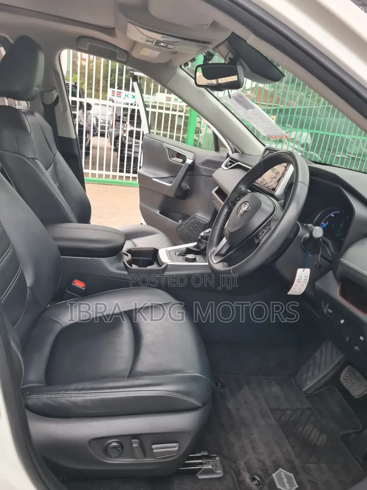 Toyota RAV4 Hybrid 2019 White