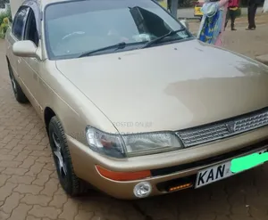 Toyota Corolla 1995 Gold