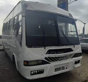 Isuzu FRR 2010 White