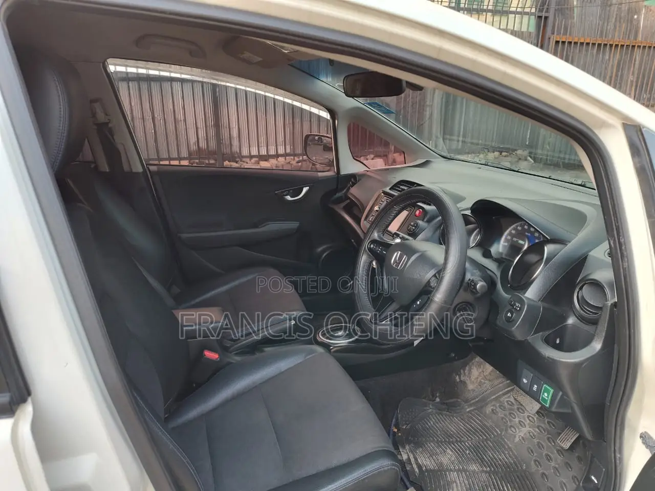 Honda Fit Shuttle 1.3 Hybrid 2WD 2014 White