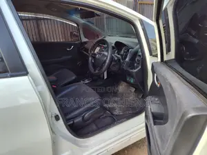 Honda Fit Shuttle 1.3 Hybrid 2WD 2014 White