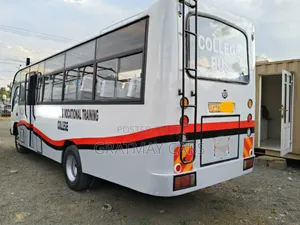 Isuzu NQR 2017 White