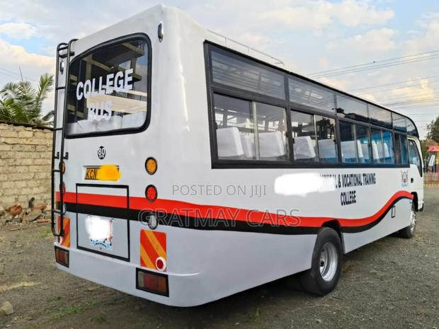 Isuzu NQR 2017 White - thumbnail 5
