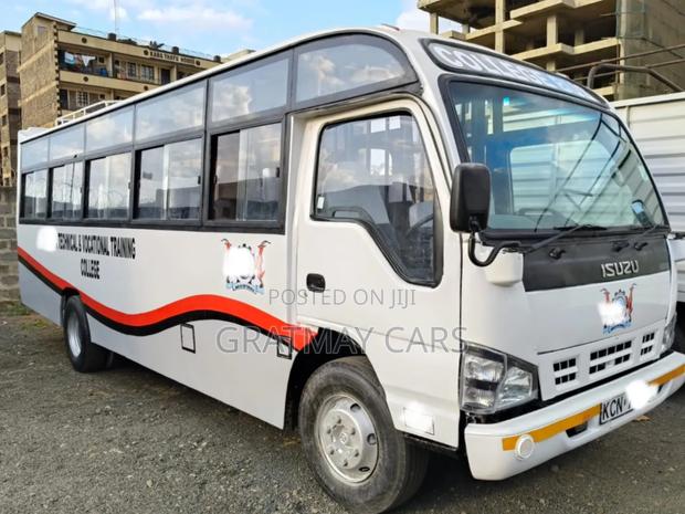 Isuzu NQR 2017 White - thumbnail 6