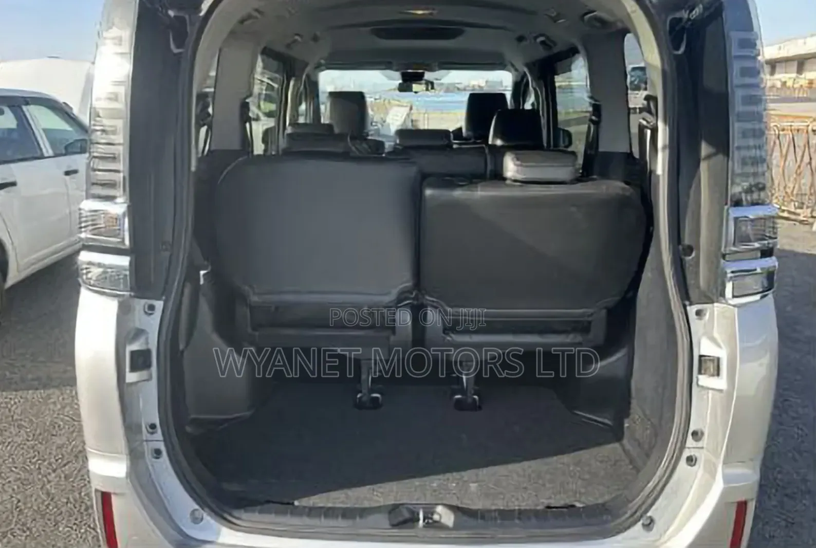 Toyota Voxy 2019 Silver