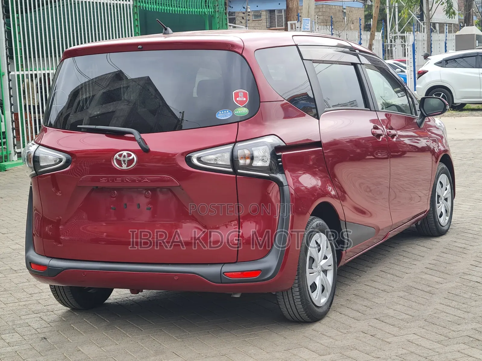 Toyota Sienta 2019 Red