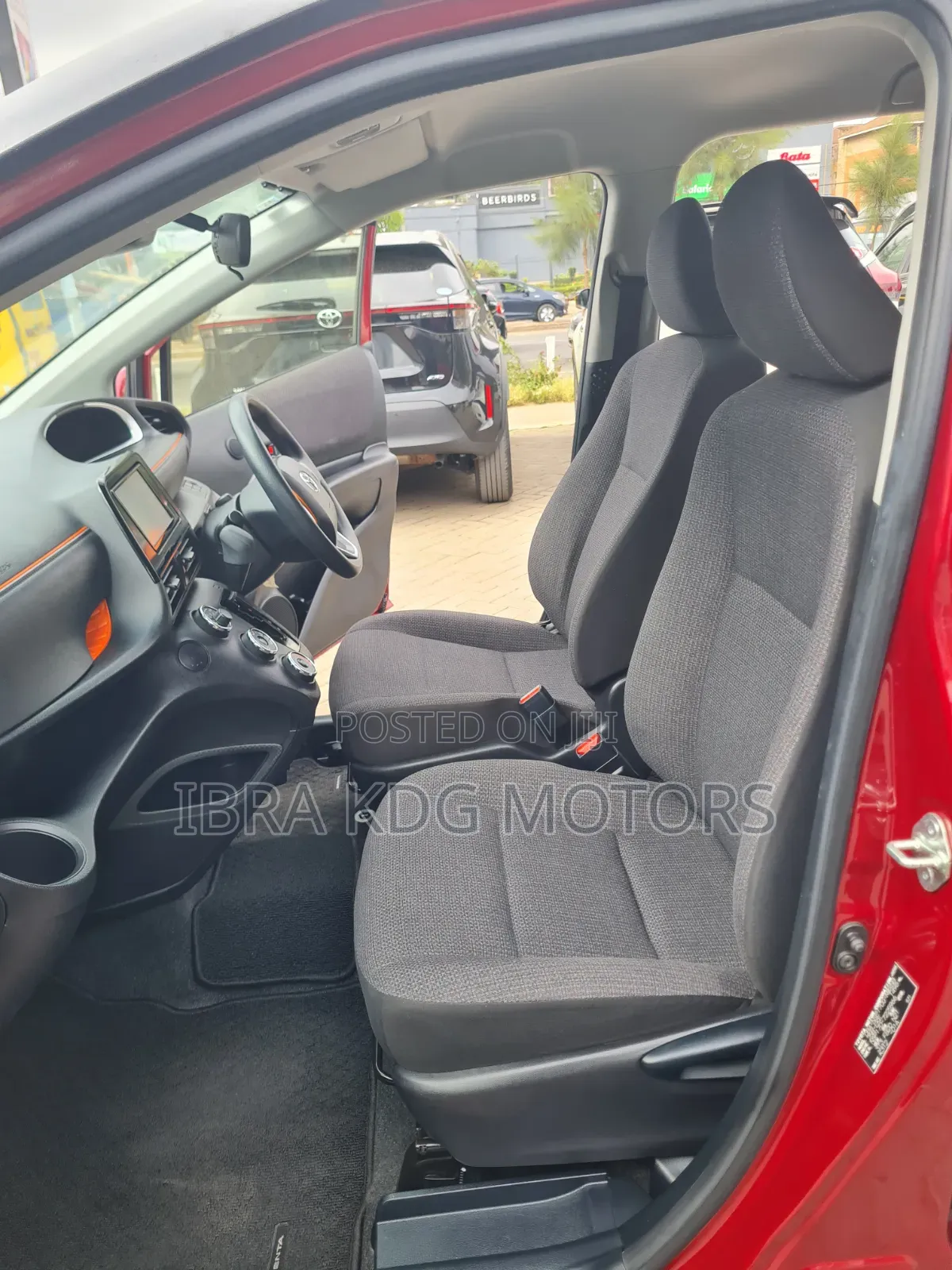 Toyota Sienta 2019 Red