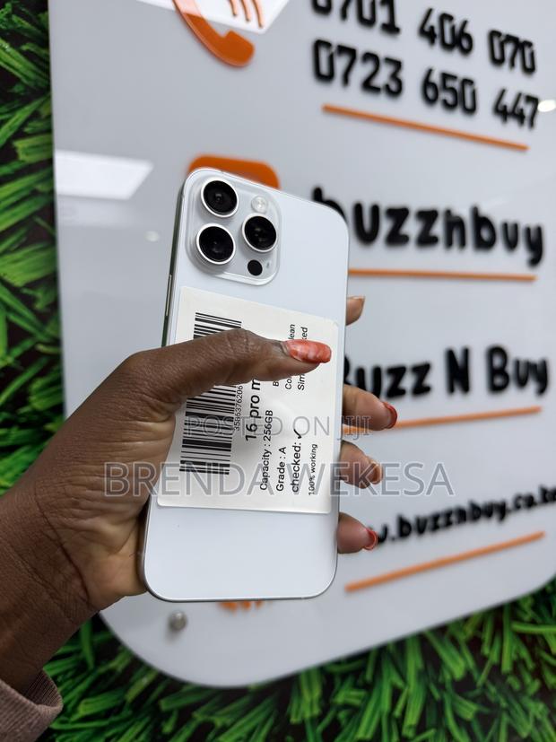 Apple iPhone 16 Pro Max 256 GB White - thumbnail 2