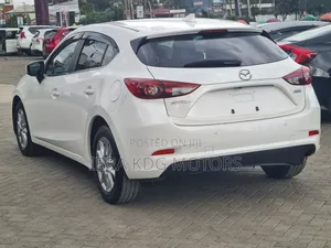 Mazda Axela 2019 White