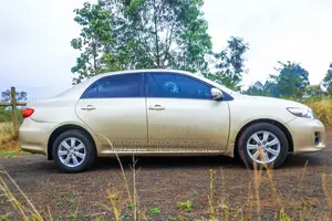 Toyota Corolla 2013 Beige