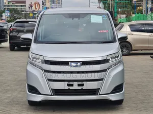 Toyota Noah 2019 Silver