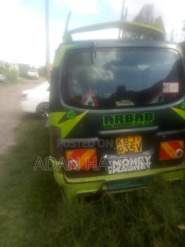 Nissan Caravan (Urvan) 2010 Green