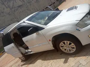 Mitsubishi RVR 2000 White