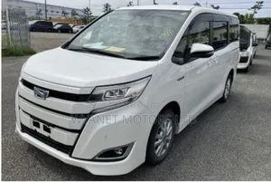 Toyota Noah 1.8 FWD Hybrid (7 seater) 2019 White