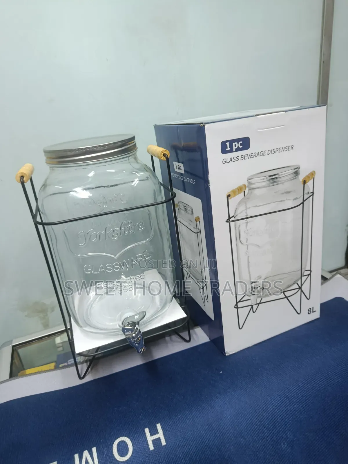 Glass Juice Dispensers With Metallic Stand