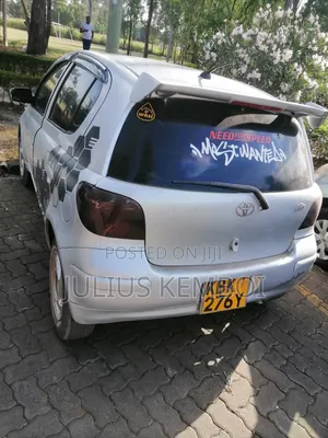 Toyota Vitz 2003 Silver