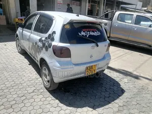 Toyota Vitz 2003 Silver