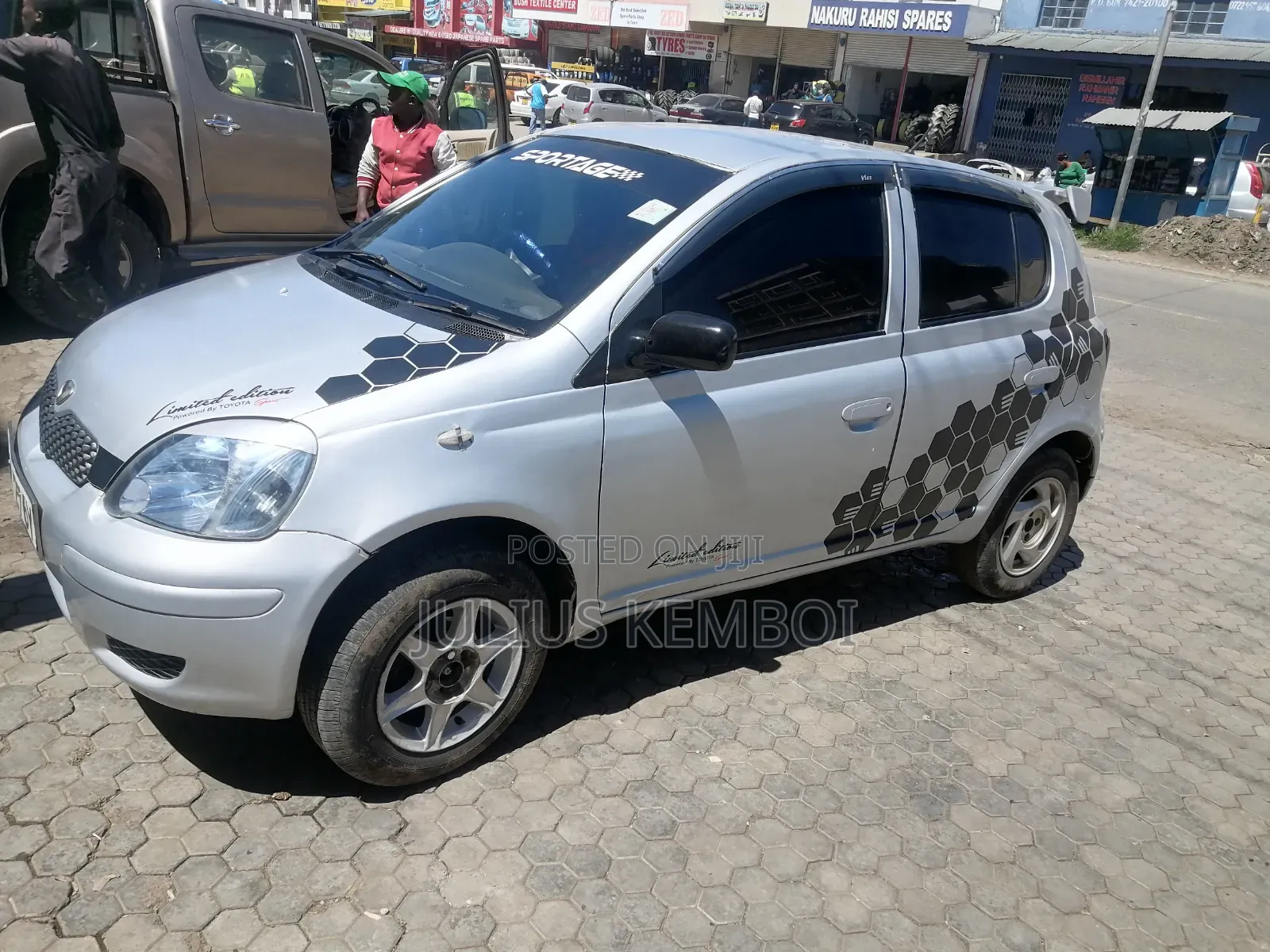 Toyota Vitz 2003 Silver