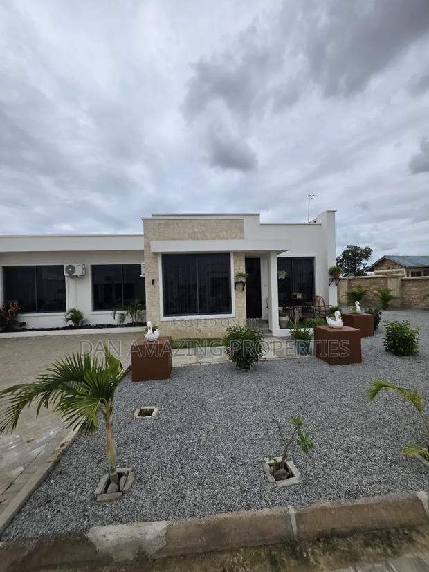 3 Bedrooms Fully Furnished BNB in Mnyenzeni Mariakani for Daily Rental