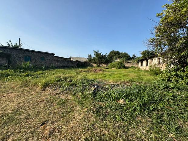 Quarter an Acre Plot on Sale - thumbnail 2