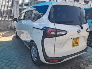 Toyota Sienta 2017 White