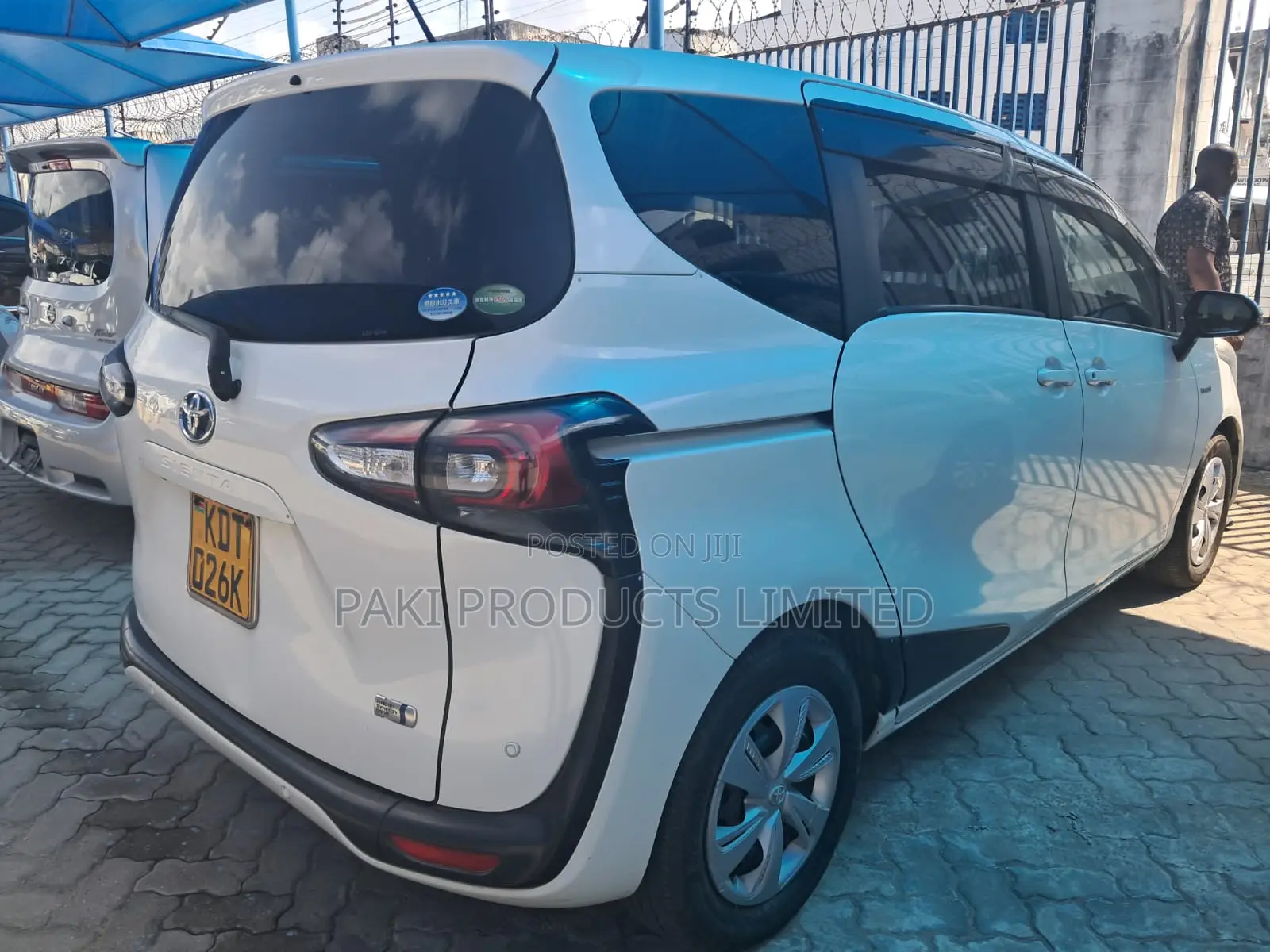 Toyota Sienta 2017 White