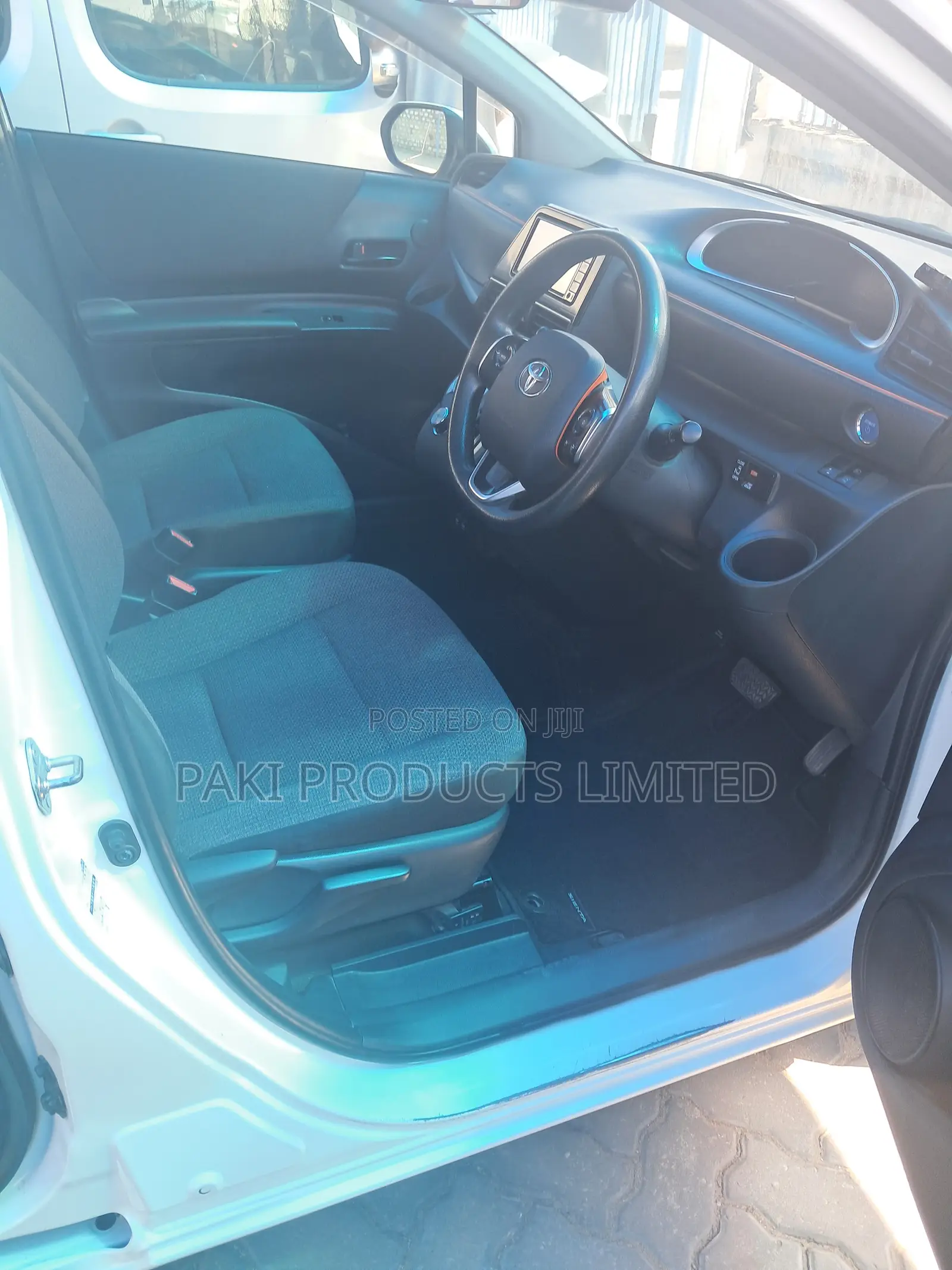 Toyota Sienta 2017 White
