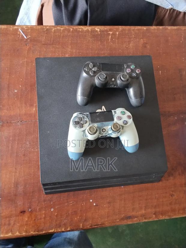 Playstation 4 Pro - main view