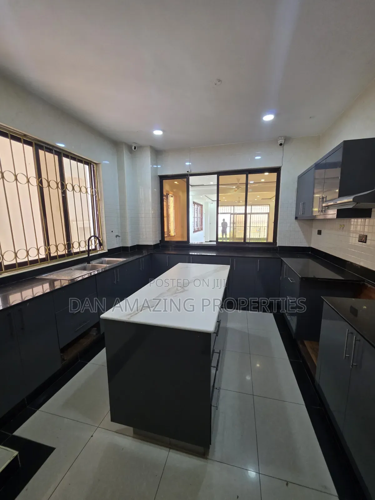4bdrm Apartment in Mombasa Plus Dsq, Kizingo for sale