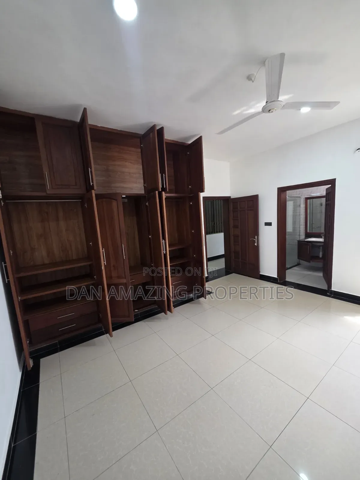 4bdrm Apartment in Mombasa Plus Dsq, Kizingo for sale