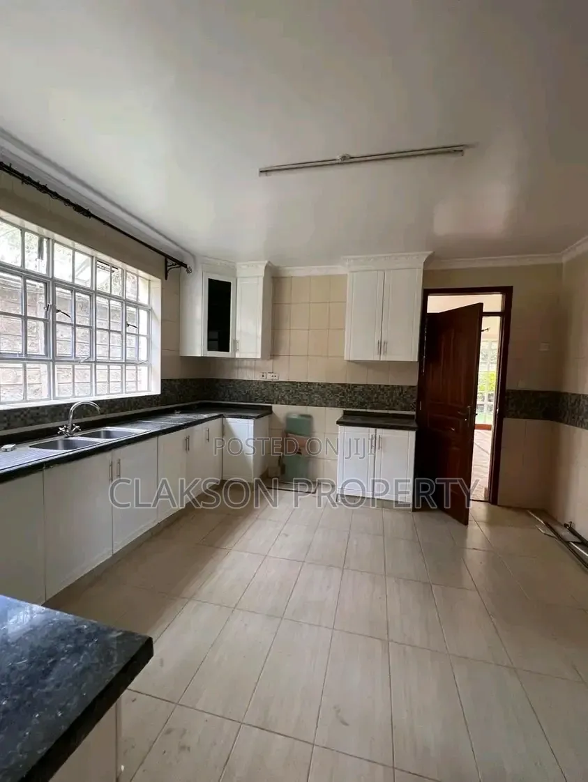 5bdrm House in Lavington, Muthangari for rent