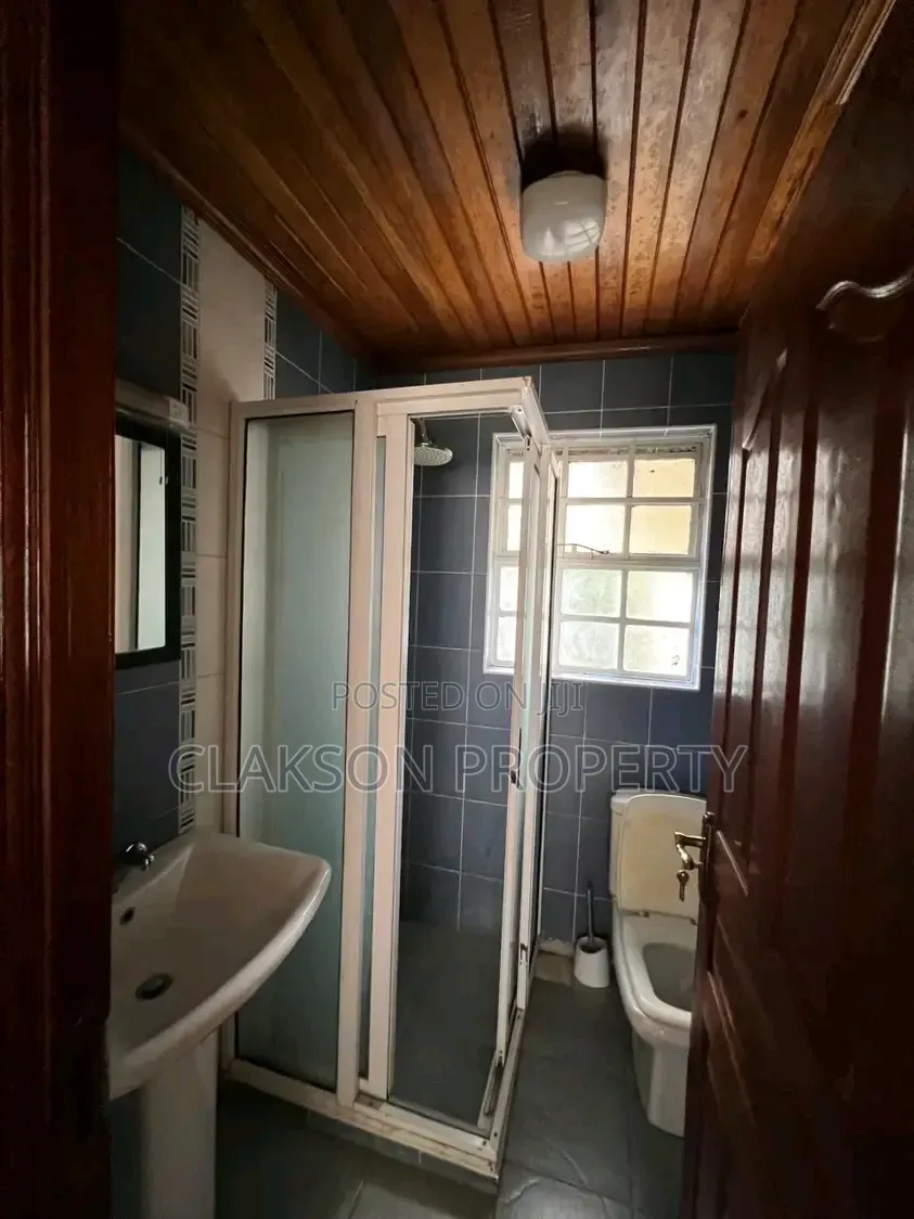 5bdrm House in Lavington, Muthangari for rent