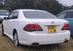 Toyota Crown 2010 White
