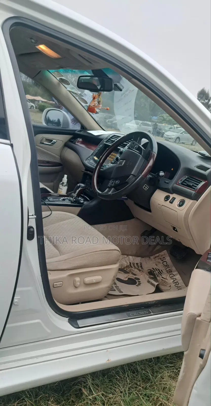 Toyota Crown 2010 White