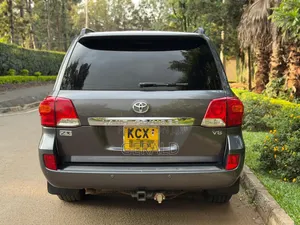 Toyota Land Cruiser 2012 White