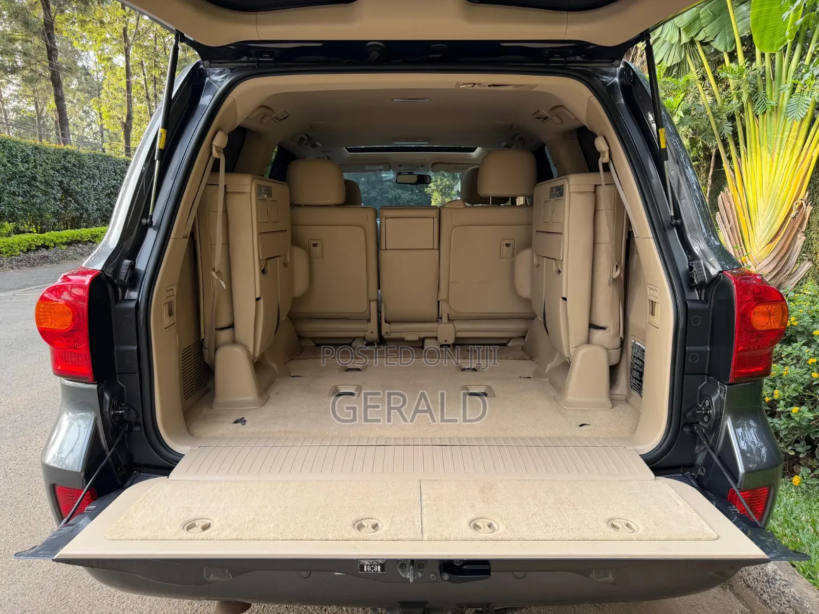 Toyota Land Cruiser 2012 White