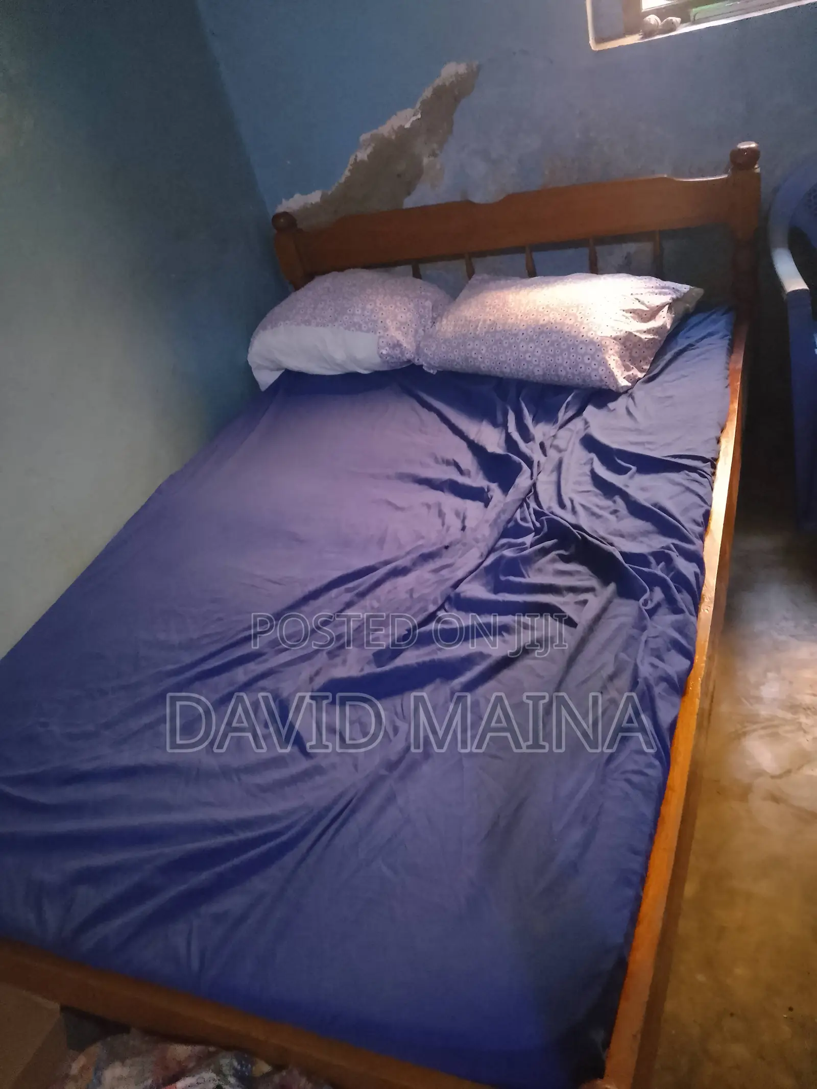 4 by 6 Second Hand Bed
