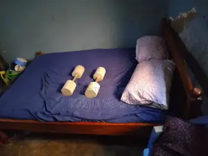 4 by 6 Second Hand Bed