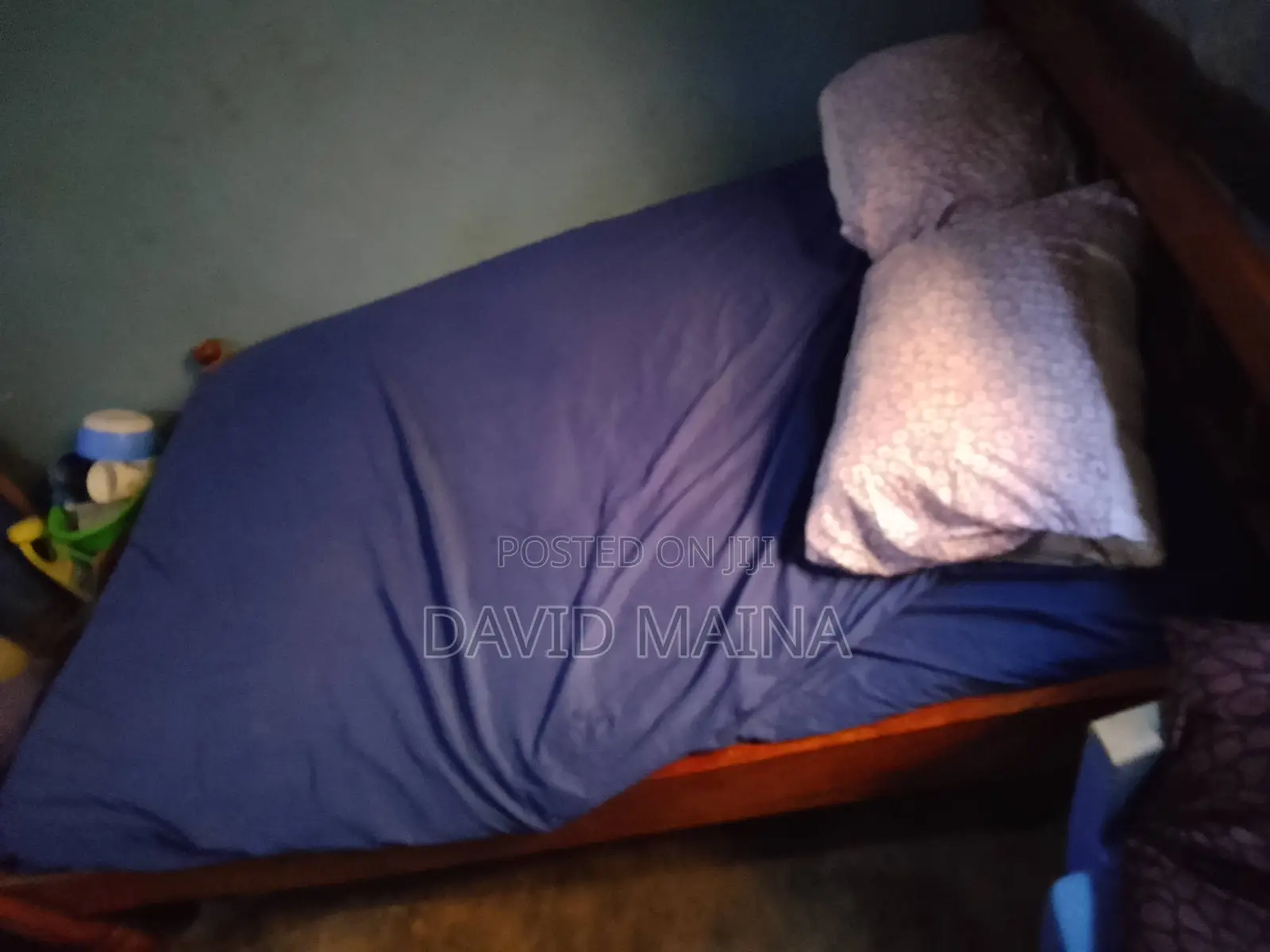 4 by 6 Second Hand Bed