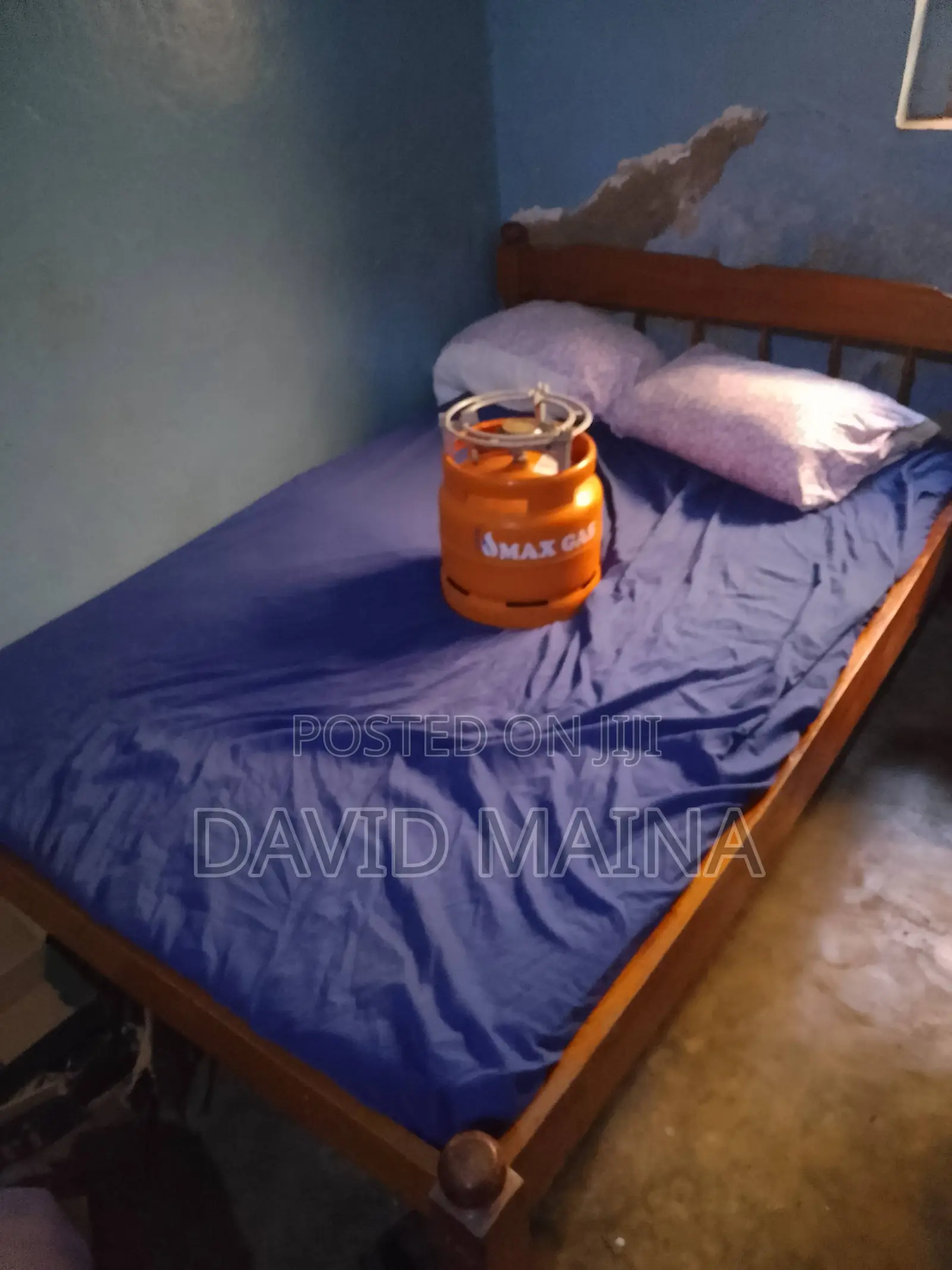 4 by 6 Second Hand Bed
