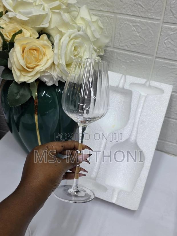 A Pair (2) Vertical Ribbed Finish 320 Ml Wine Glasses - thumbnail 2