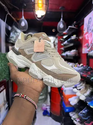 9060 New Balance Sneakers