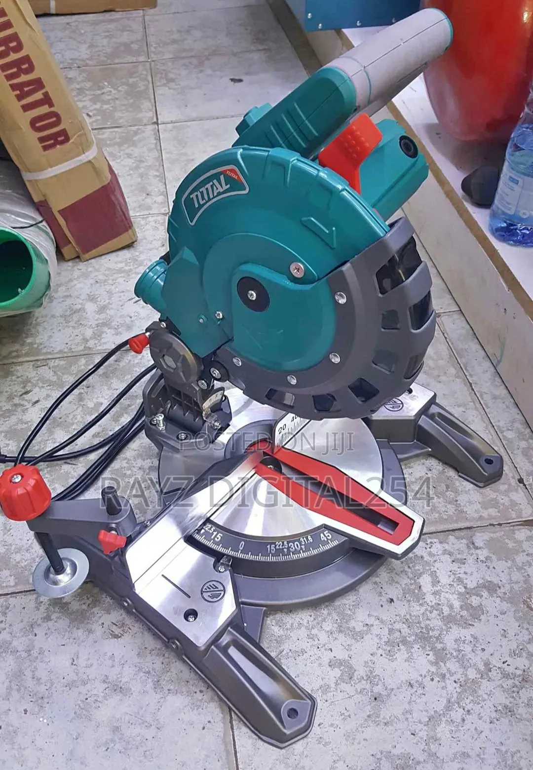 1400 Watts Total Mitre Saw