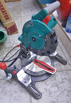 1400 Watts Total Mitre Saw