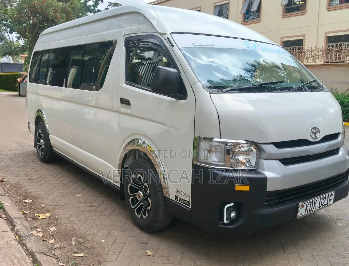 Toyota HiAce 2013 White